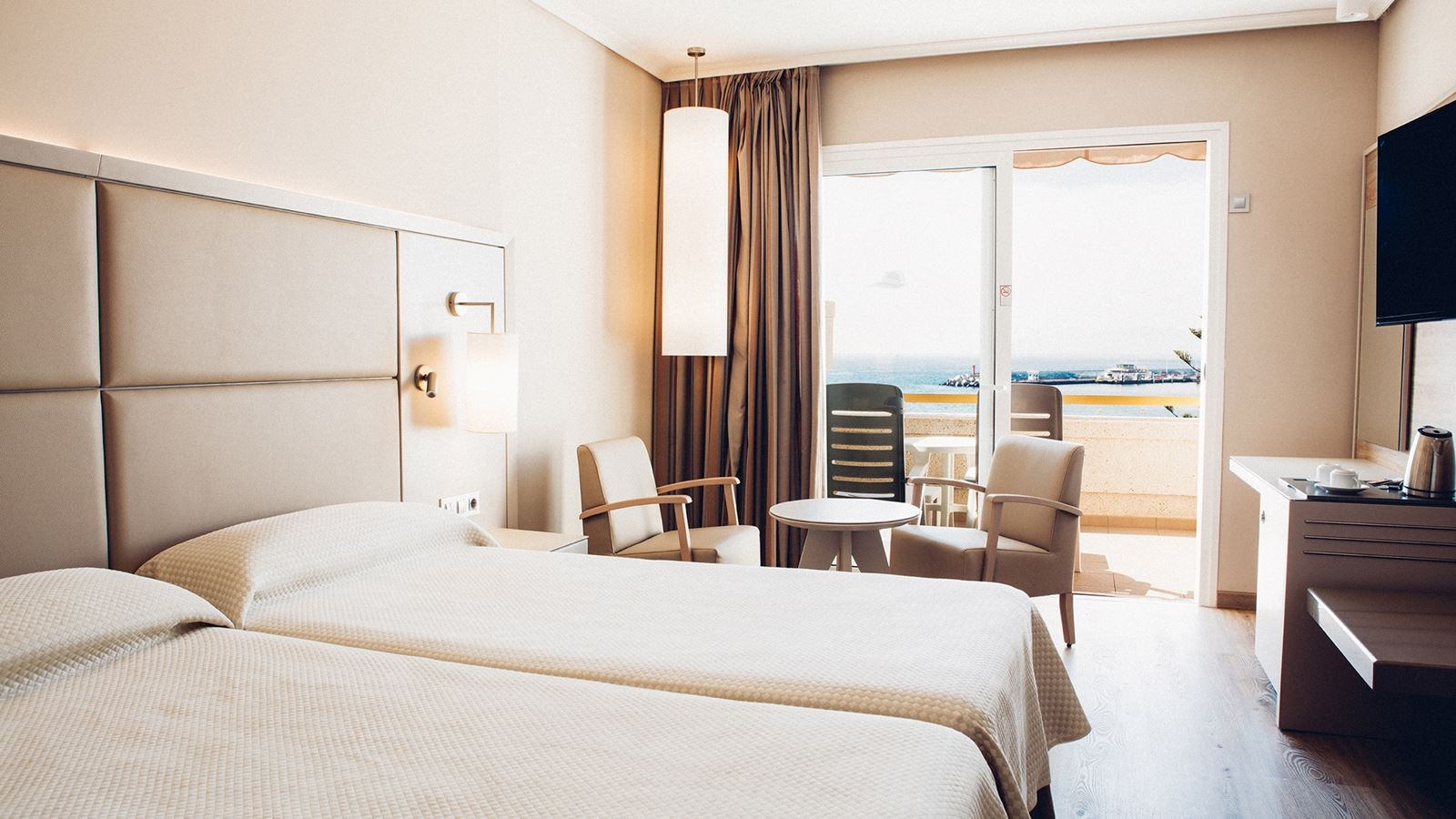 rooms-double-sea-view-balcony-or-terrace