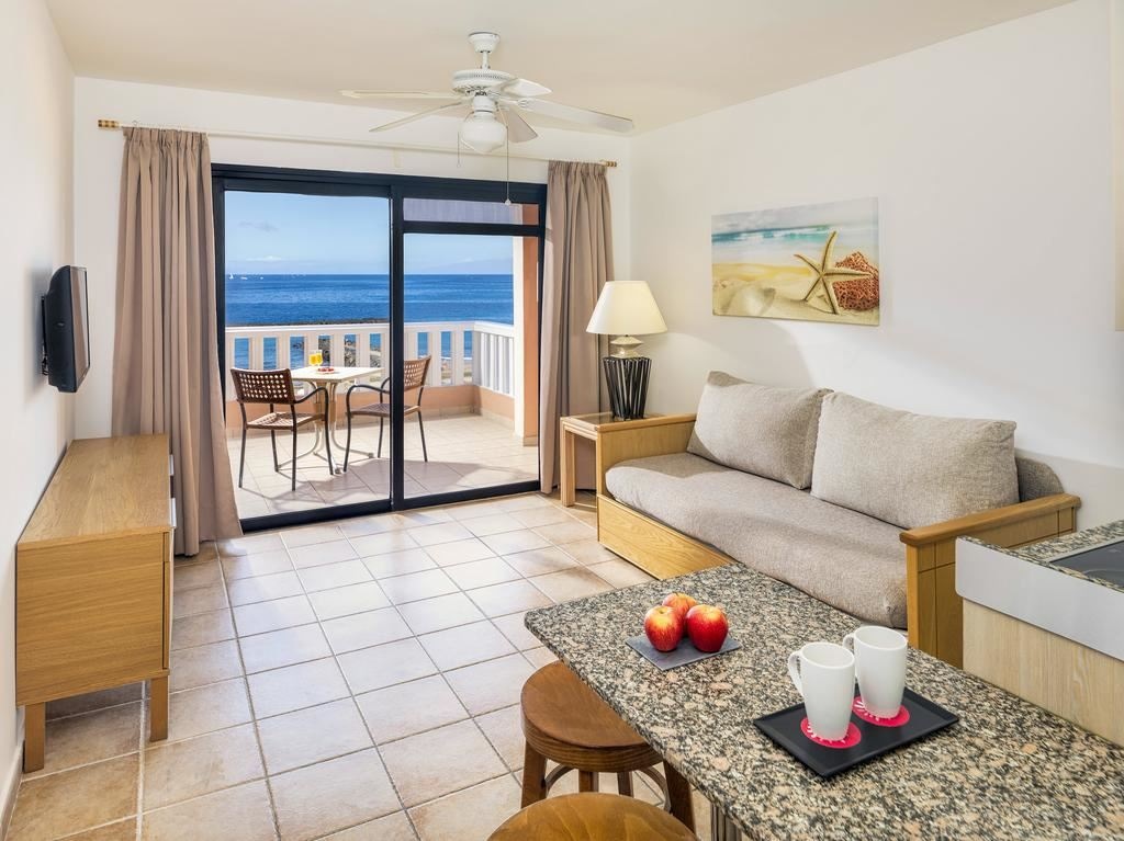 rooms-studio-frontal-sea-view