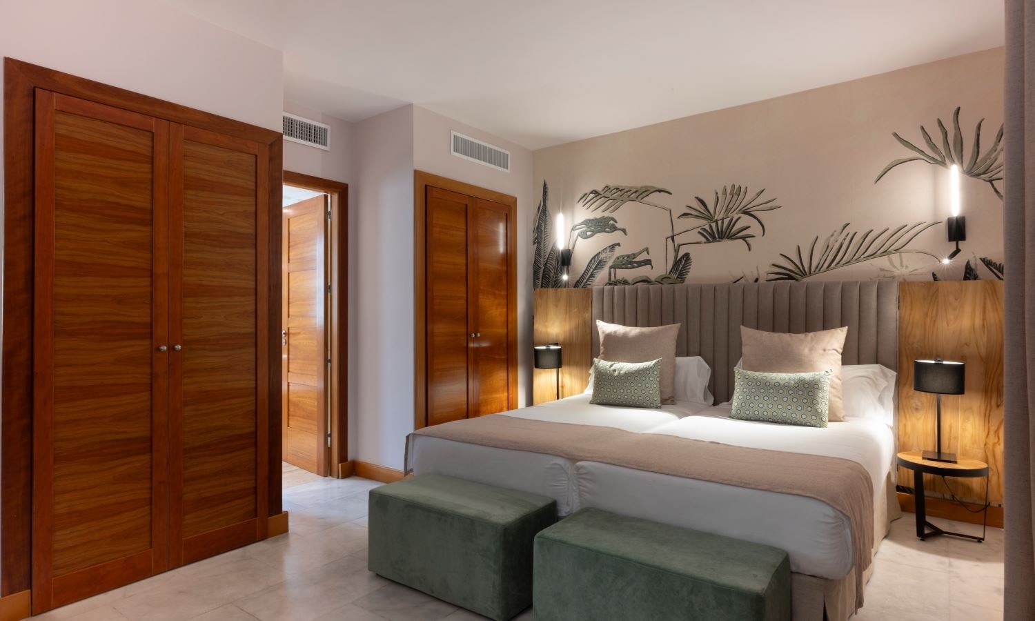 rooms-1-bedroom-villa-with-hot-tub