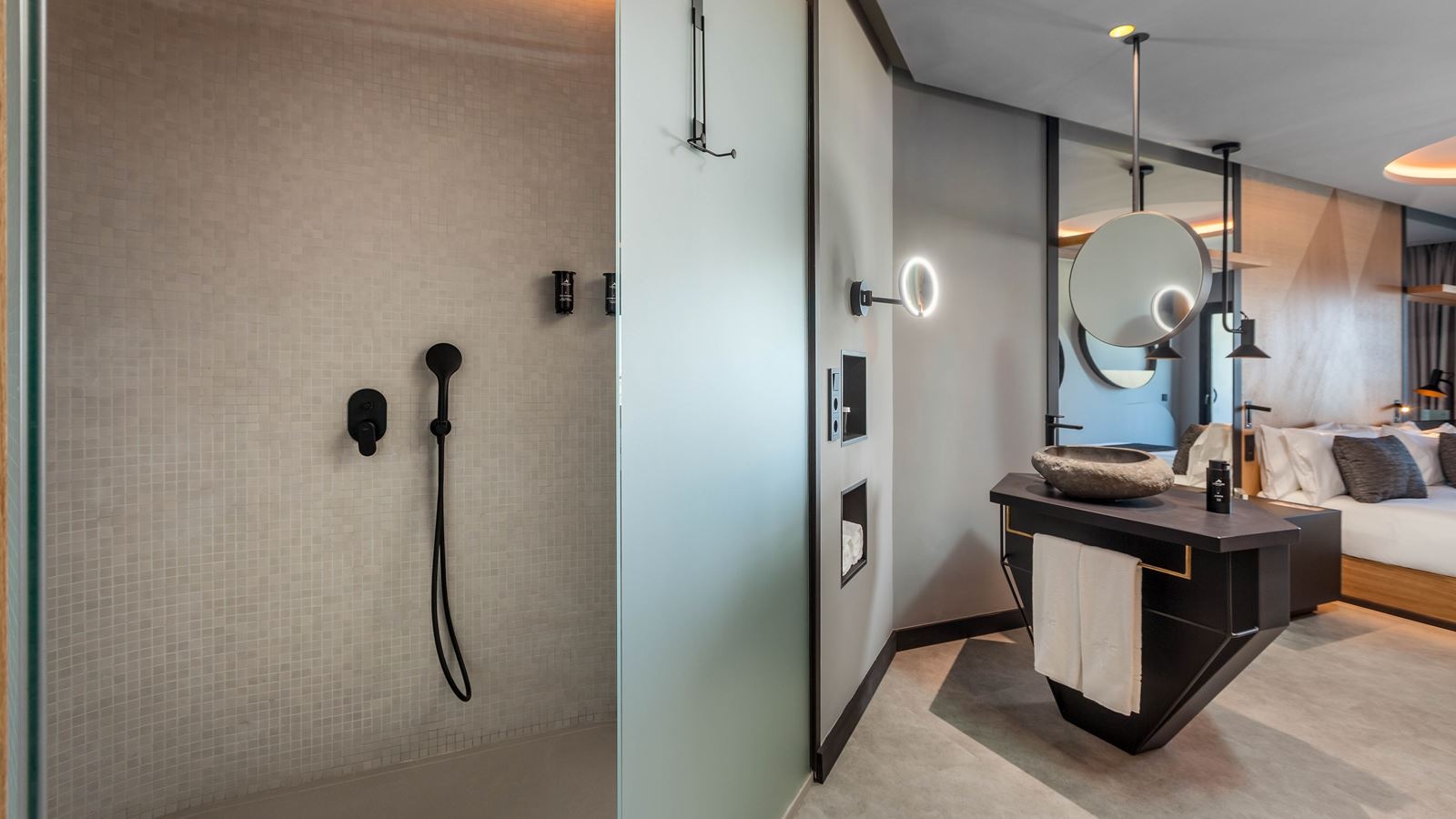 rooms-ddev-deluxe-side-sie-view