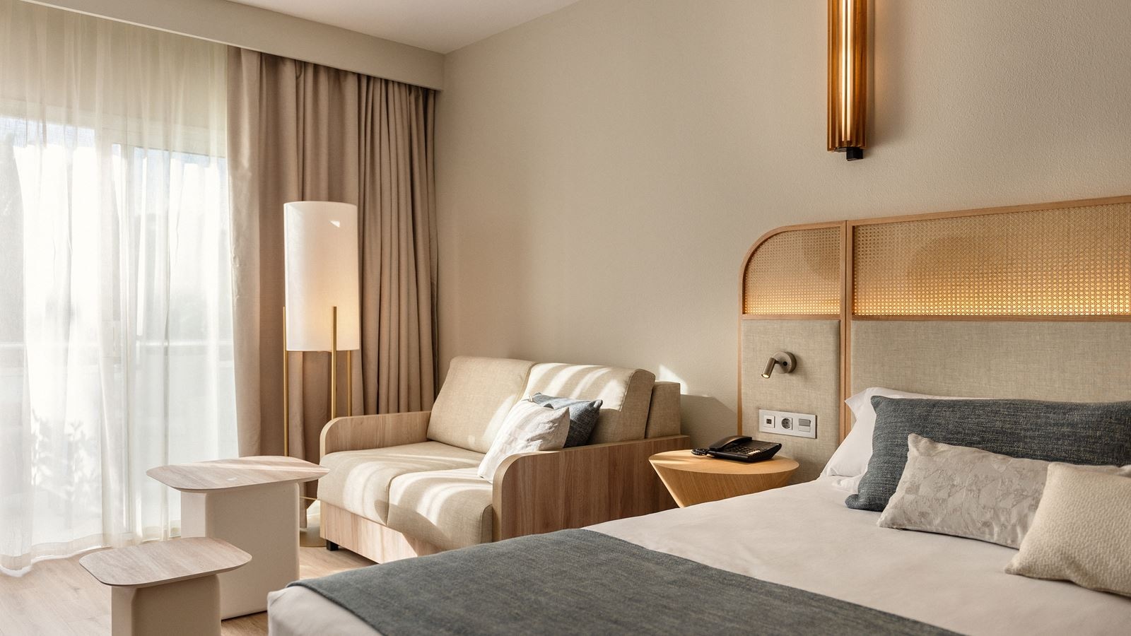 rooms-standard-room-2+2-with-balcony