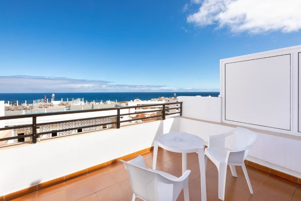 rooms-family-room-capacity-4