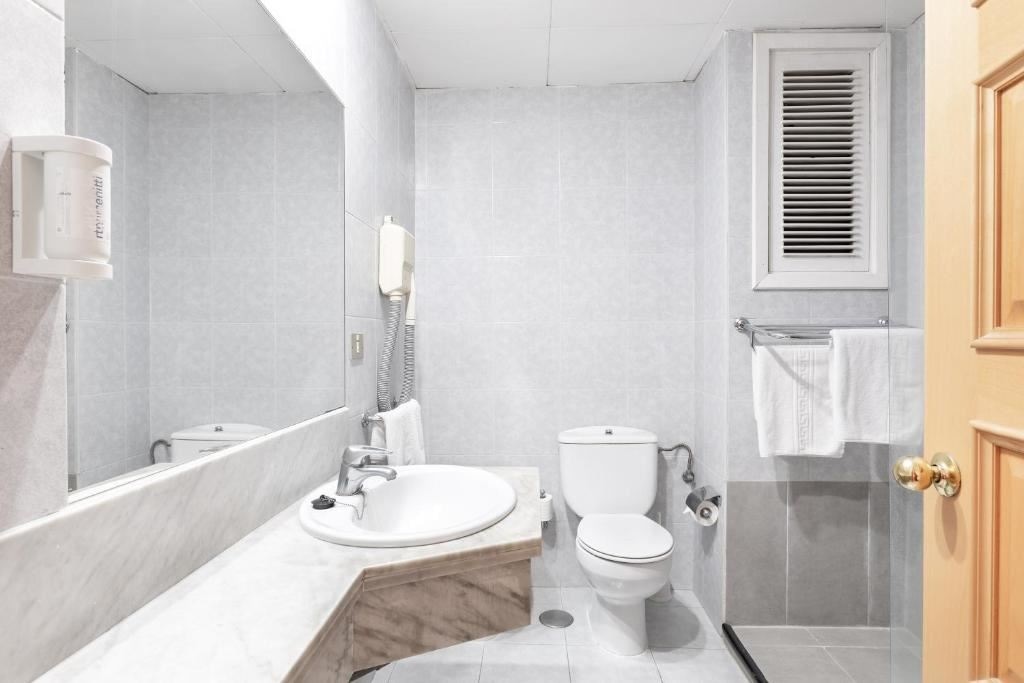 rooms-family-room-capacity-4