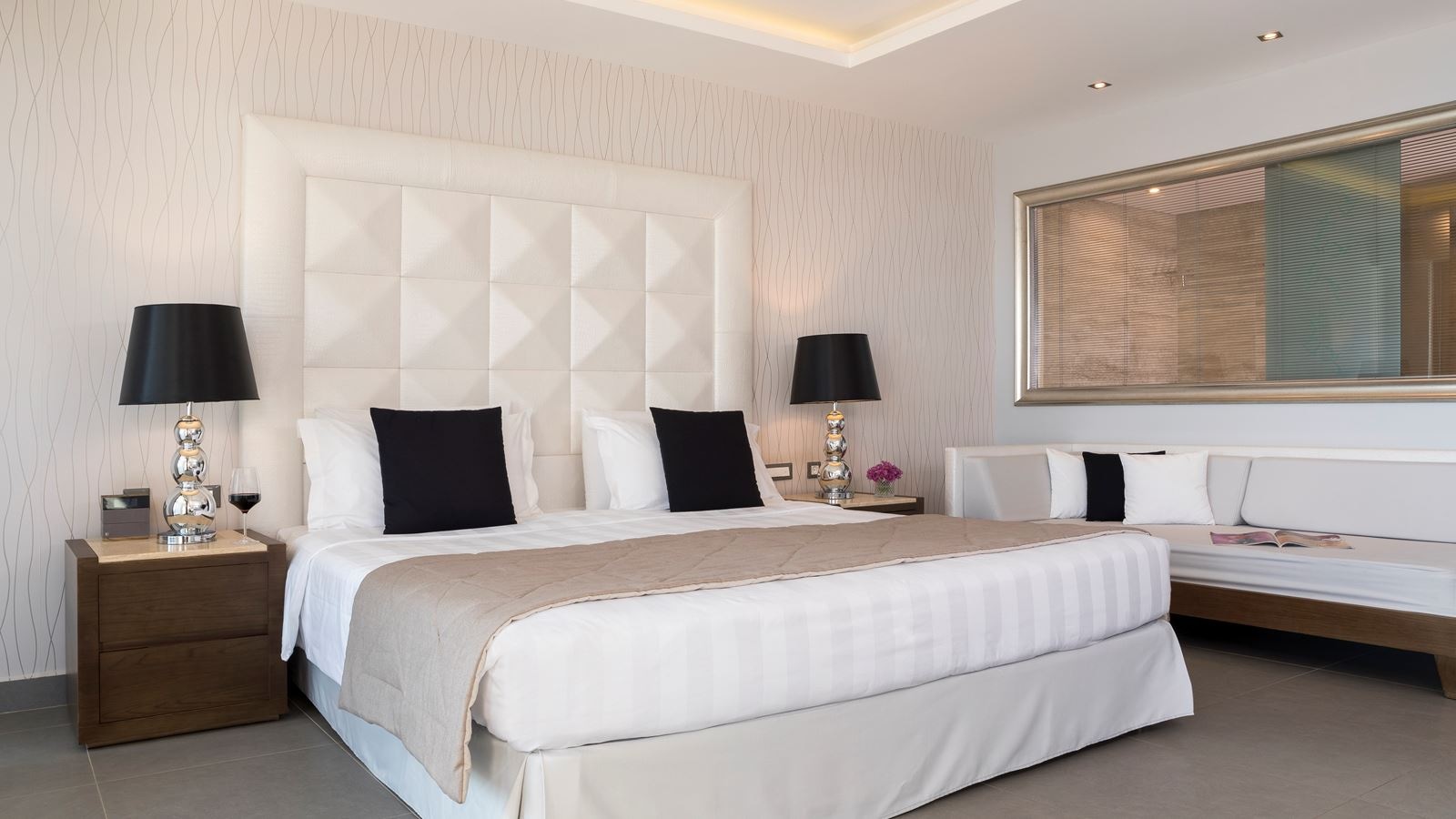 rooms-superior-deluxe-room-sea-view