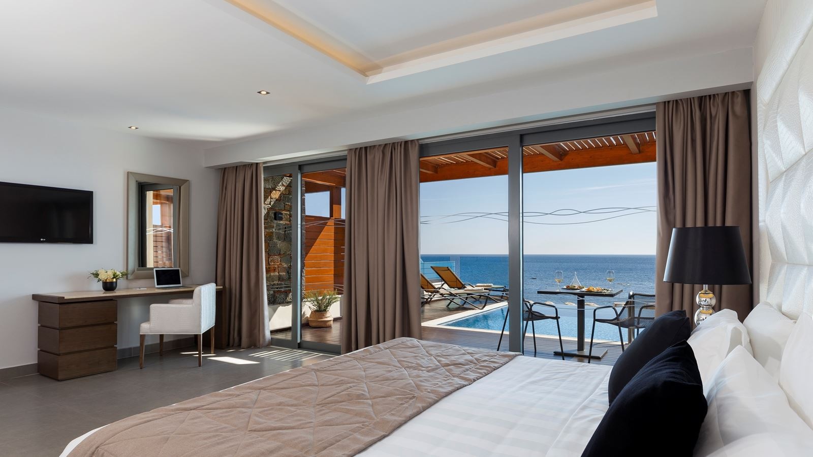 rooms-meditteranean-suite-with-private-pool--sea-view