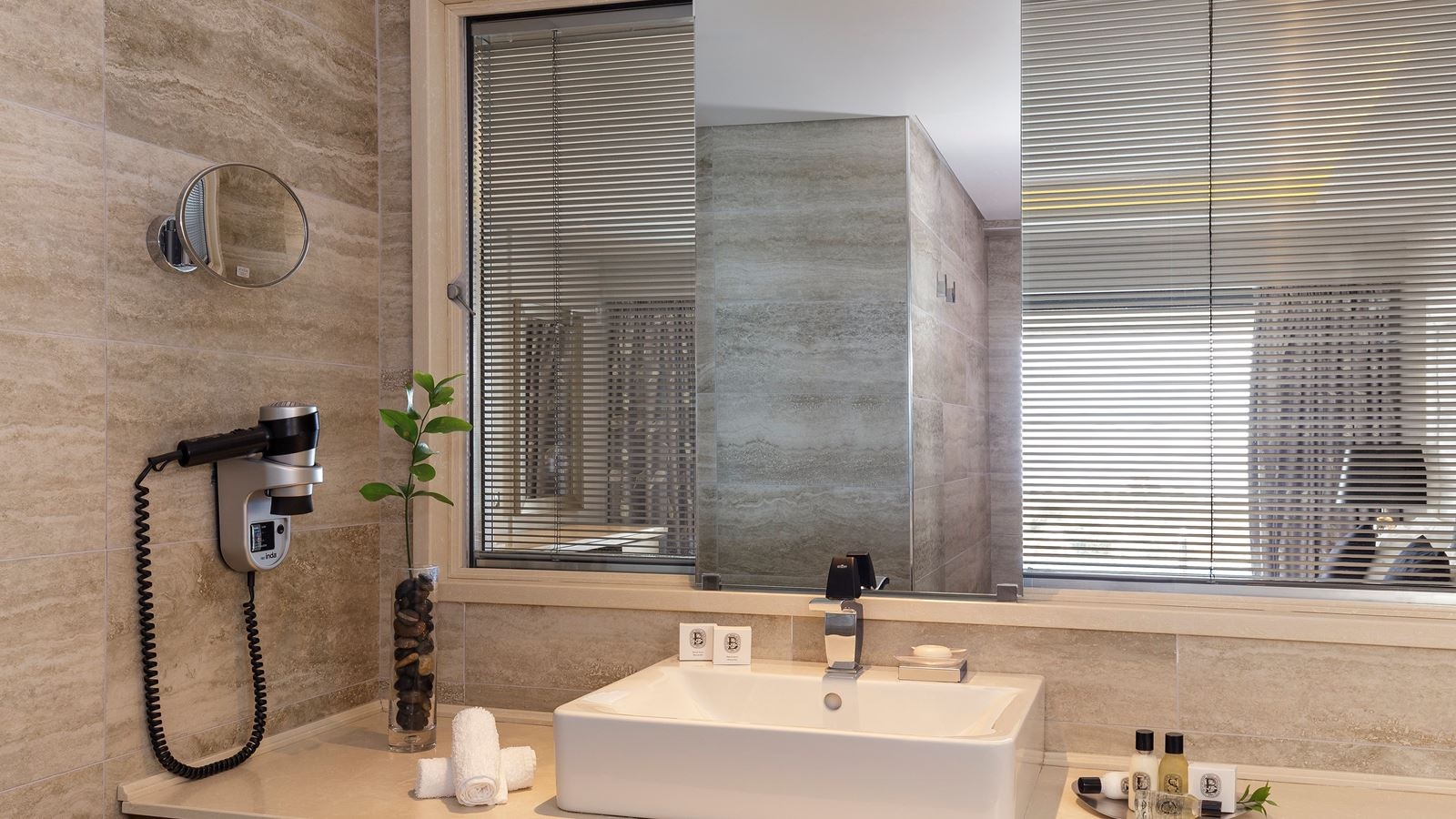 rooms-superior-junior-suite-with-private-pool--sea-view