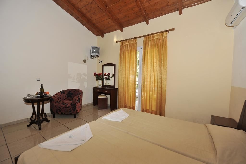 rooms-double-garden-view