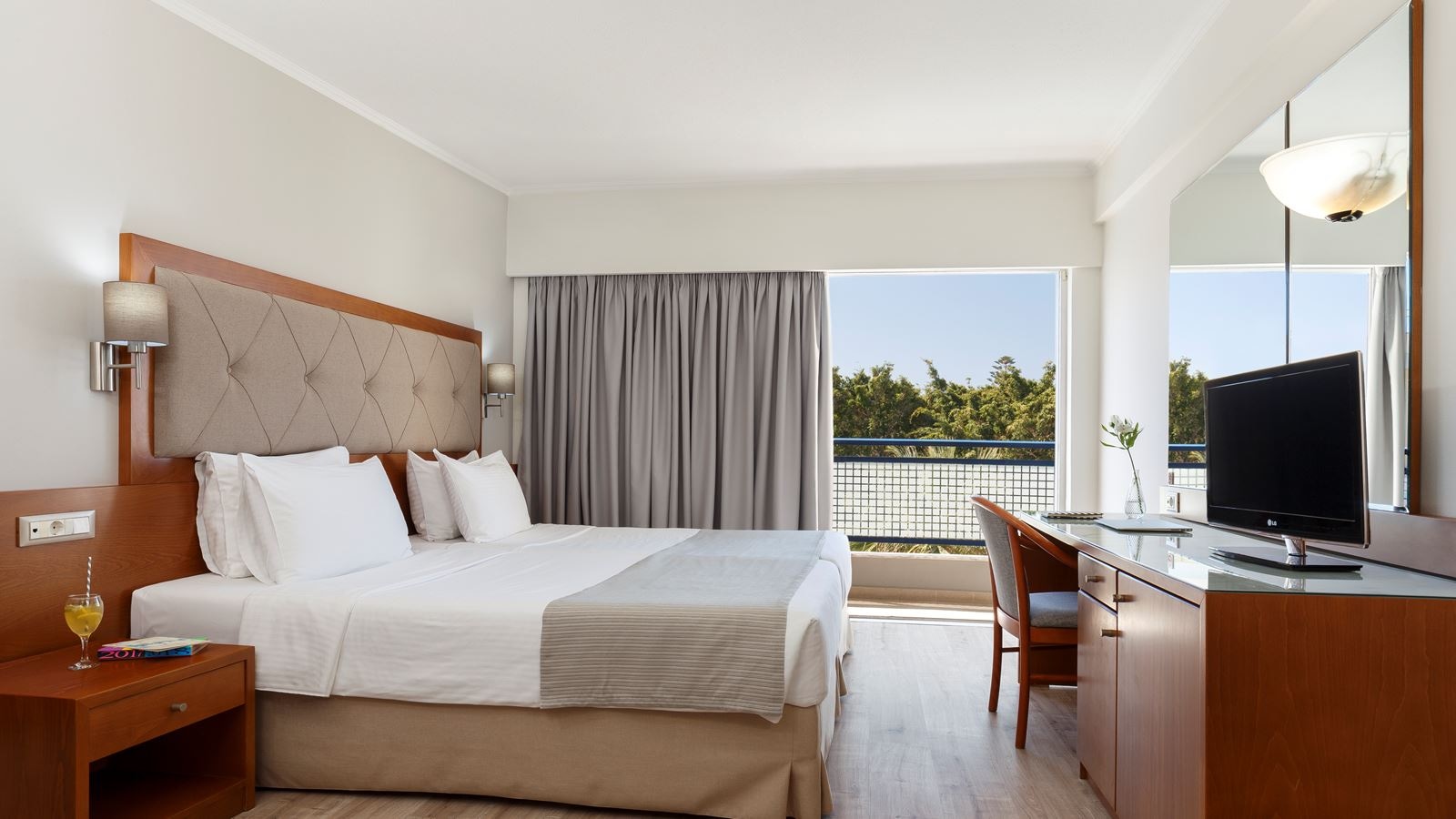 rooms-double-room-with-balcony