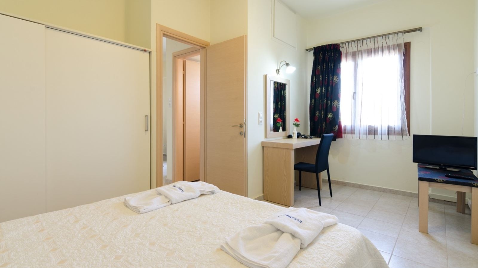 rooms-standard-double-room