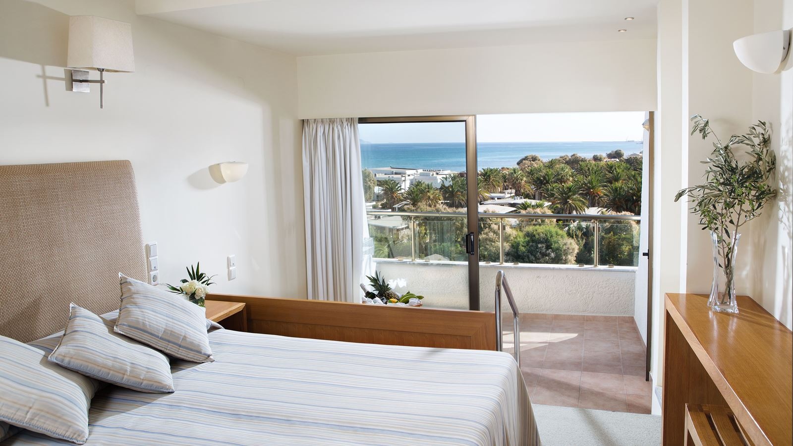 rooms-bungalow-partial-sea-view