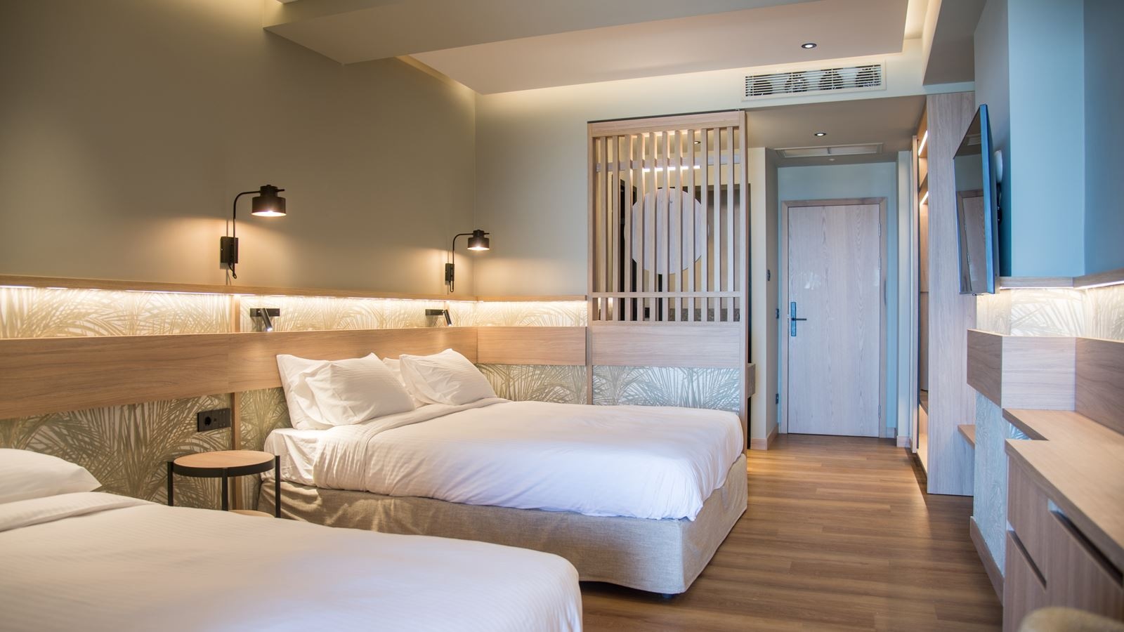 rooms-petite-suite-sea-view-outdoor-hot-tub