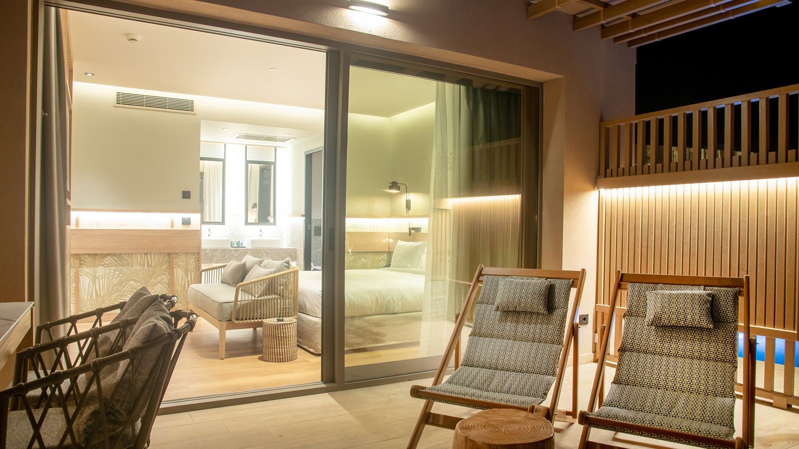 rooms-classic-double-room-garden-view-with-pool-access