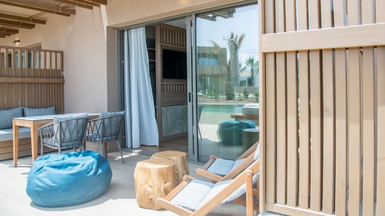 rooms-classic-double-room-garden-view-with-pool-access