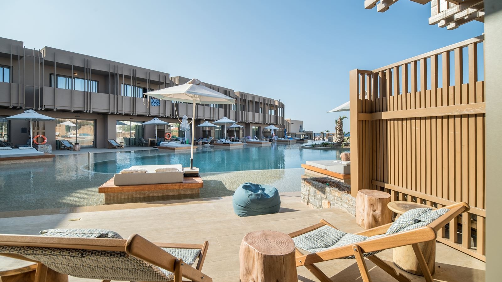 rooms-petite-suite-garden-view-pool-access