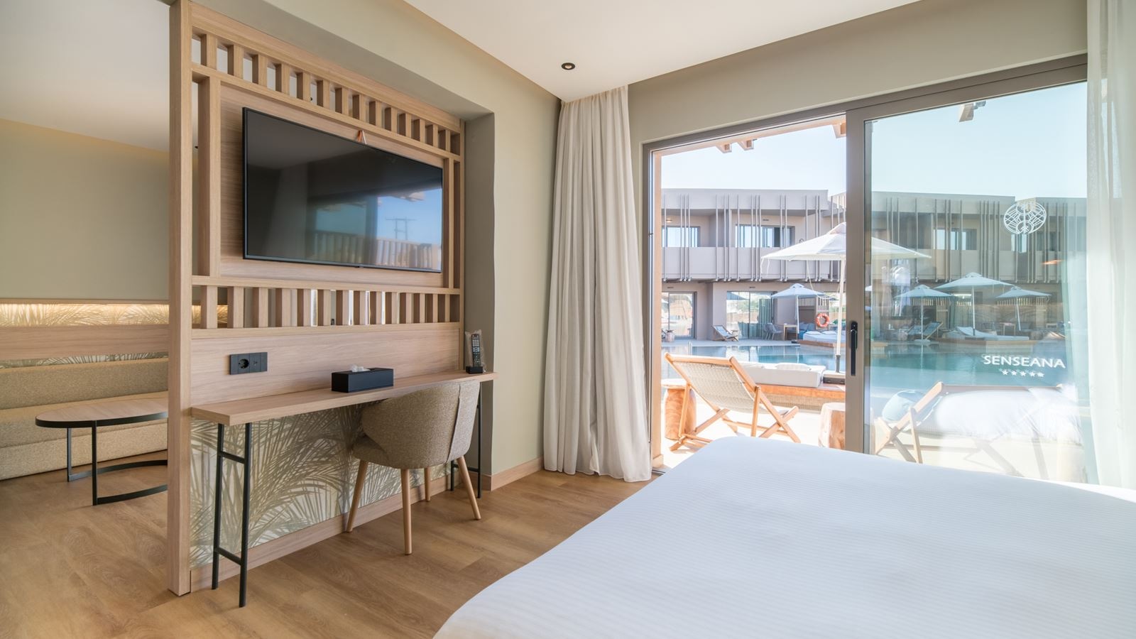 rooms-petite-suite-garden-view-pool-access