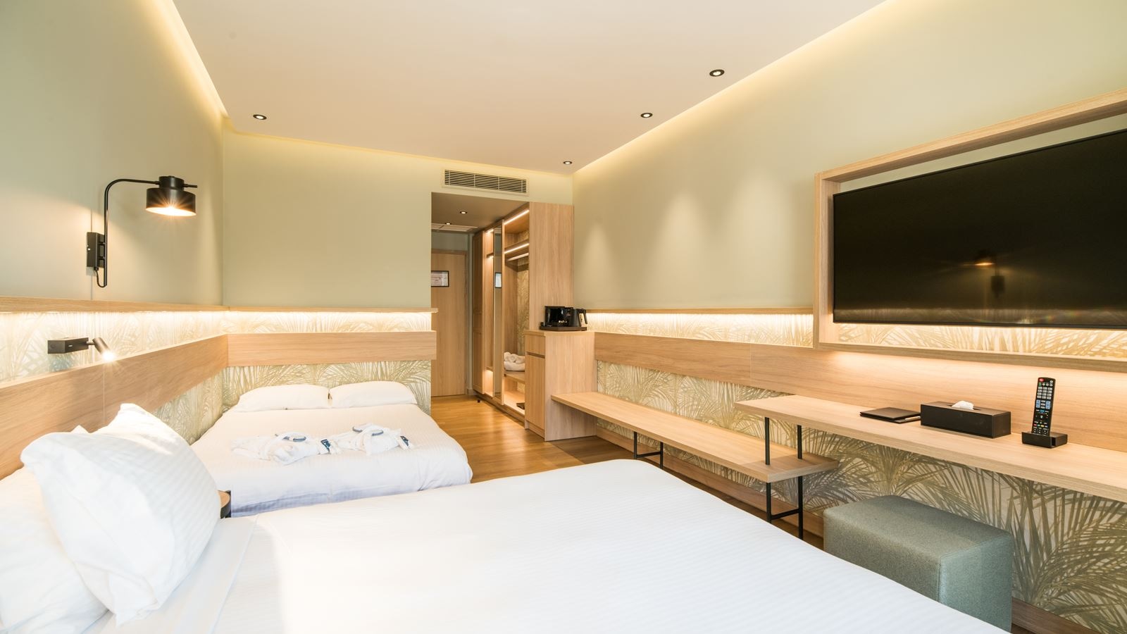 rooms-classic-quadruple-room-garden-view