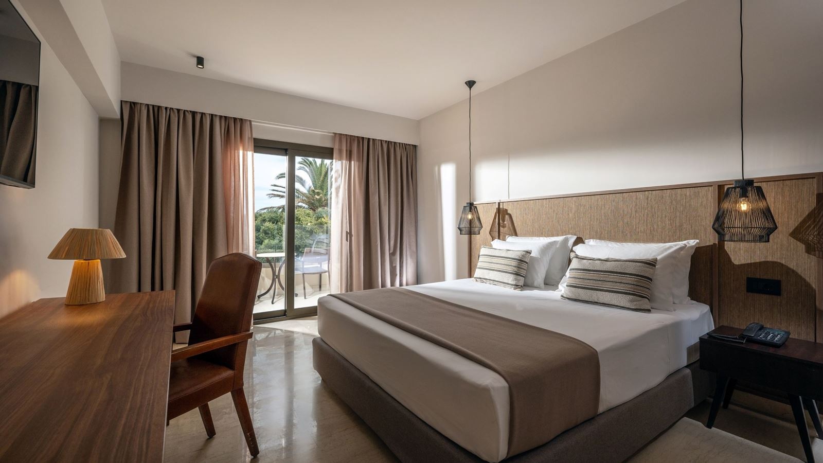 rooms-room-superior-sea-view