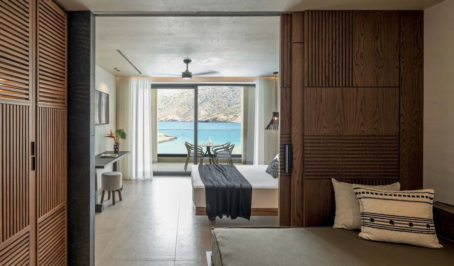 rooms-sea-front-family-room