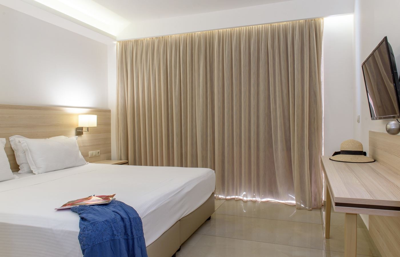 rooms-suite-family-with-balcony