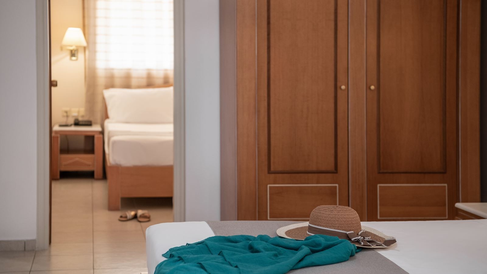 rooms-family-room-separate-bedrooms