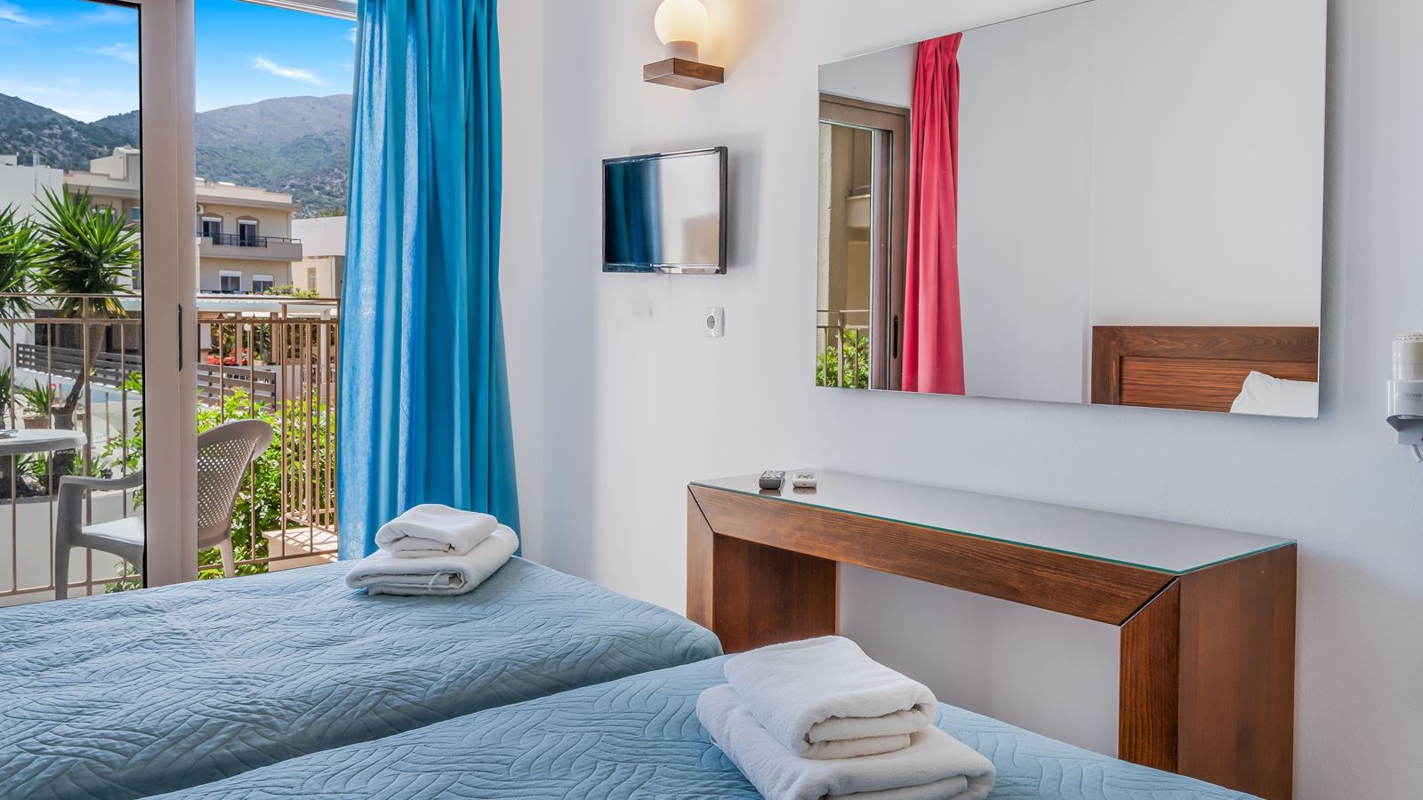 rooms-standard-twin-double-room-balcony-or-terrace