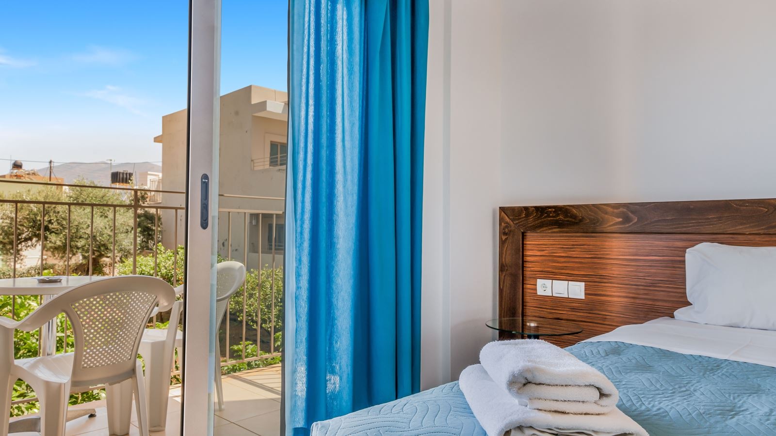 rooms-standard-triple-balcony-or-terrace