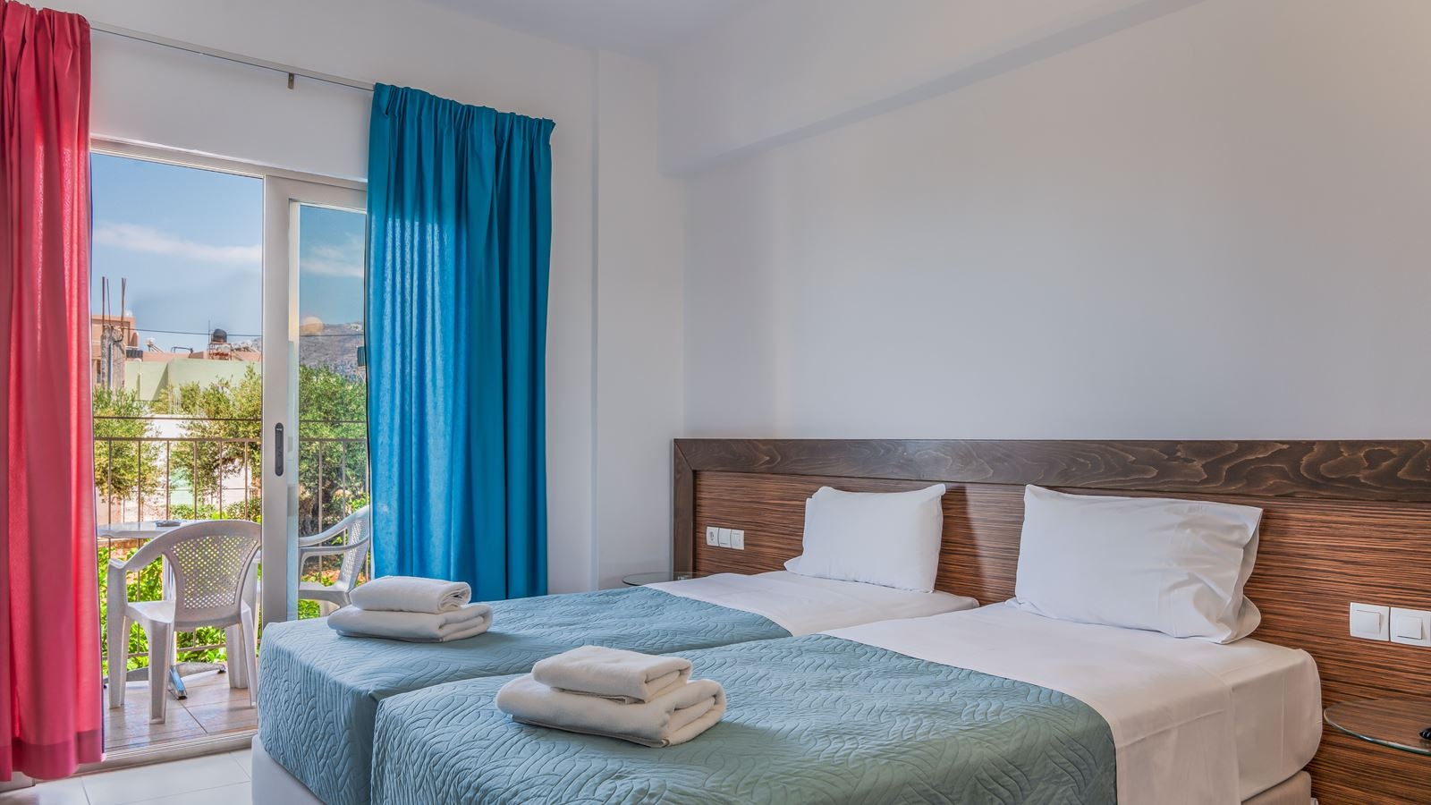 rooms-standard-triple-balcony-or-terrace