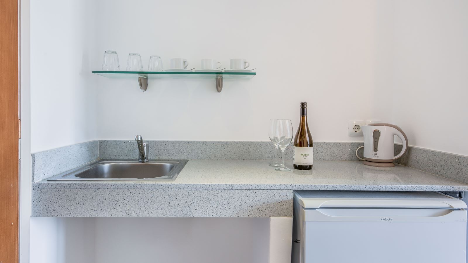 rooms-standard-triple-balcony-or-terrace