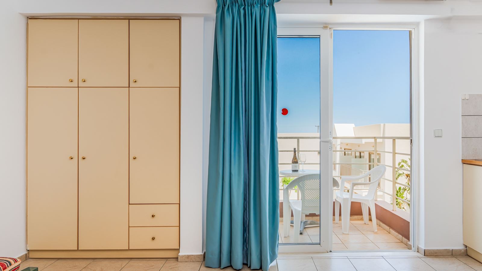 rooms-standard-triple-balcony-or-terrace