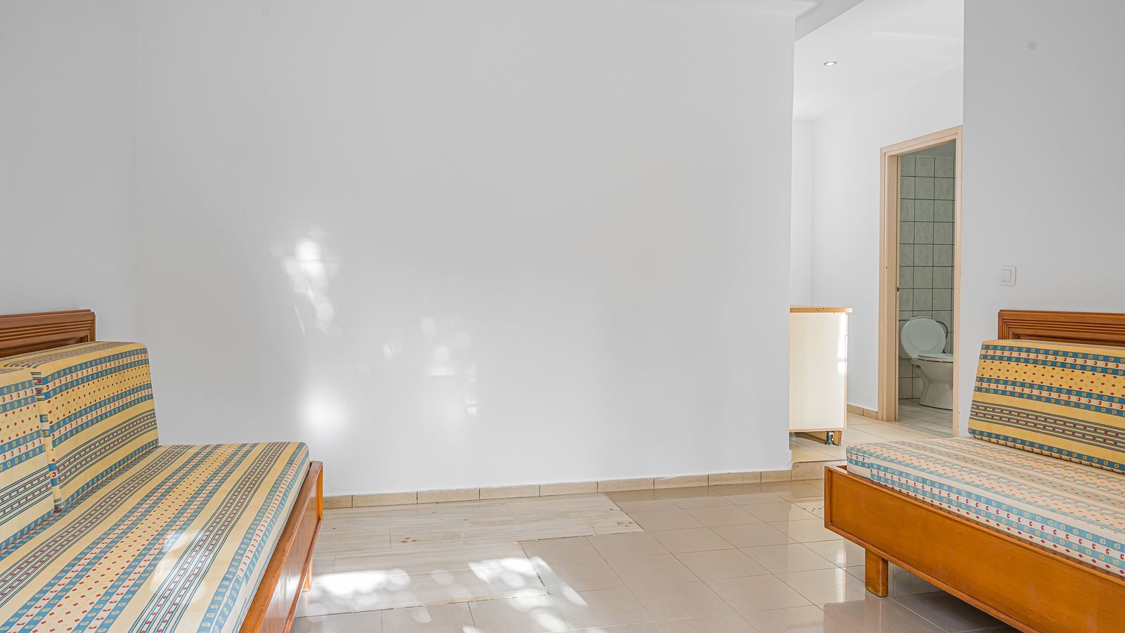 rooms-economy-1-bedroom-triple-apartment-ground-floor