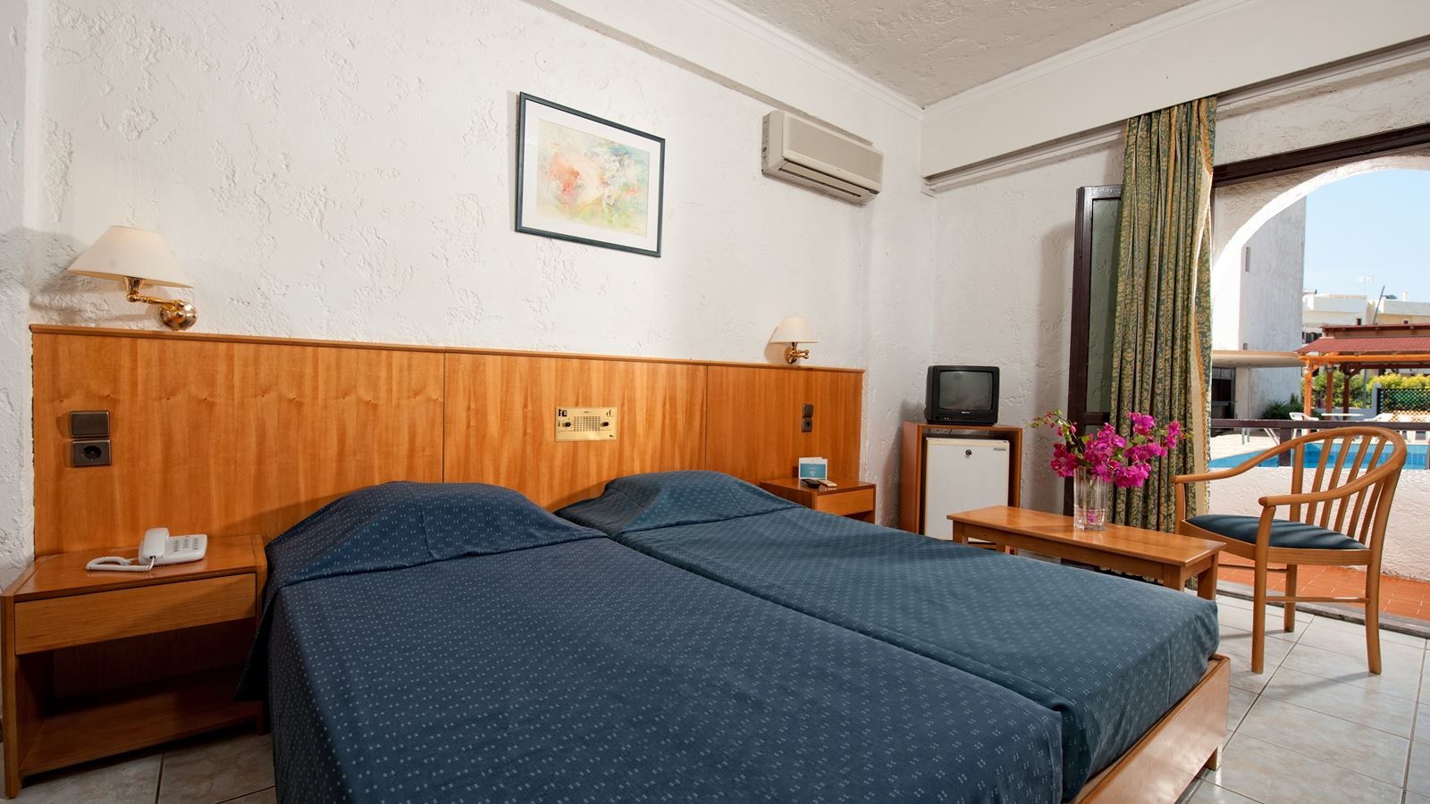 rooms-round-of-house-room