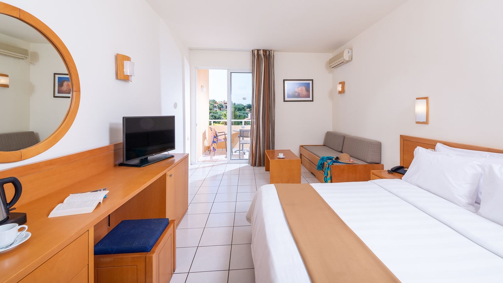 rooms-room-double-balcony-or-terrace