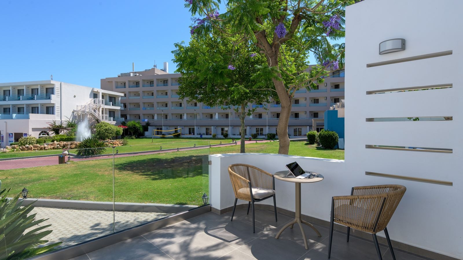 rooms-family-superior-garden-view-balcony-or-terrace