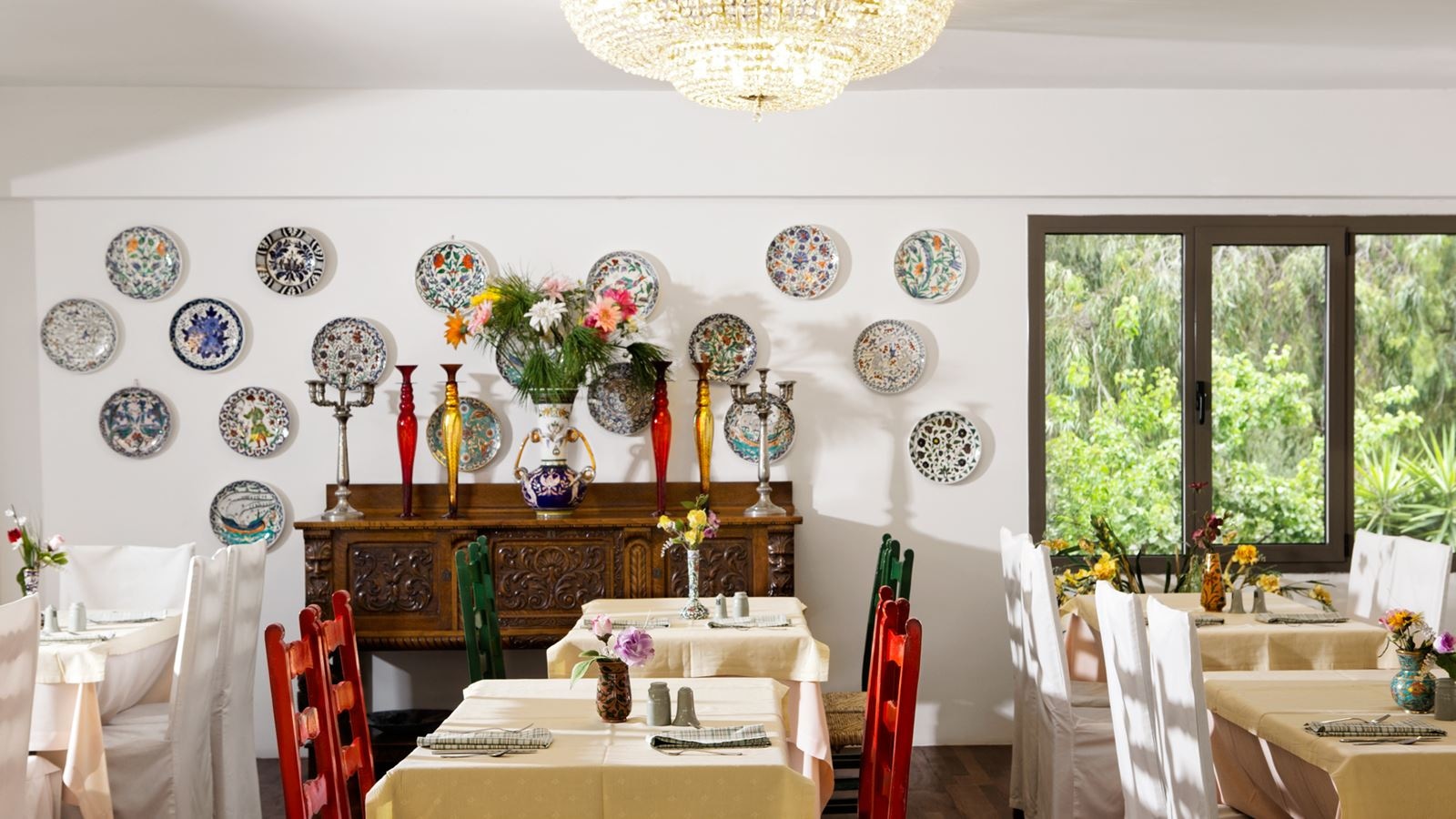 restaurants-amvrosia-breakfast-room