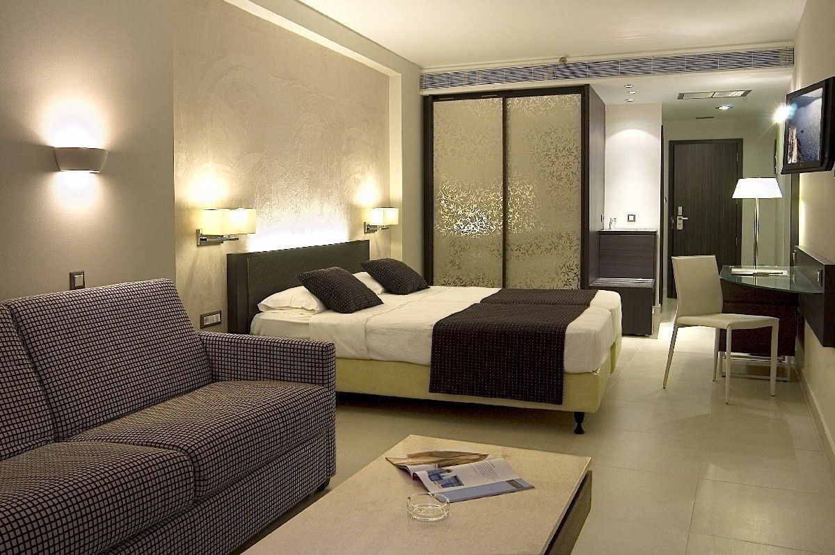 rooms-large-double-room-mountain-view-with-balcony