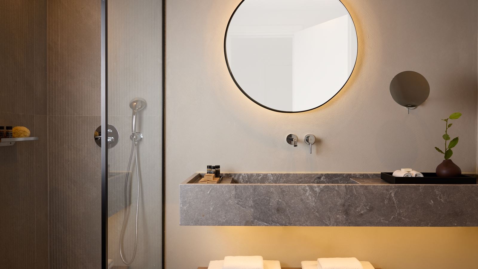 rooms-deluxe-room-seaview