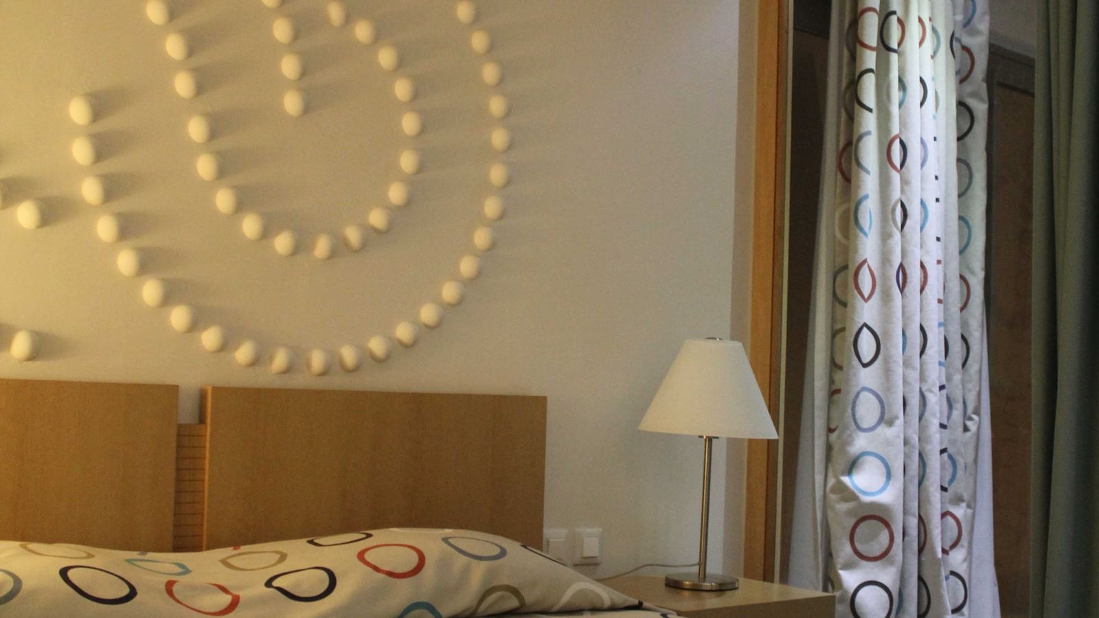 rooms-bungalow-pool-view-with-balcony