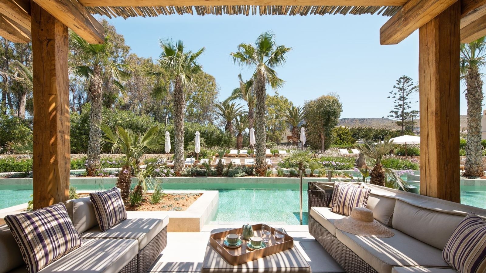 rooms-family-two-bedroom-suite-swim-up-sharing-pool