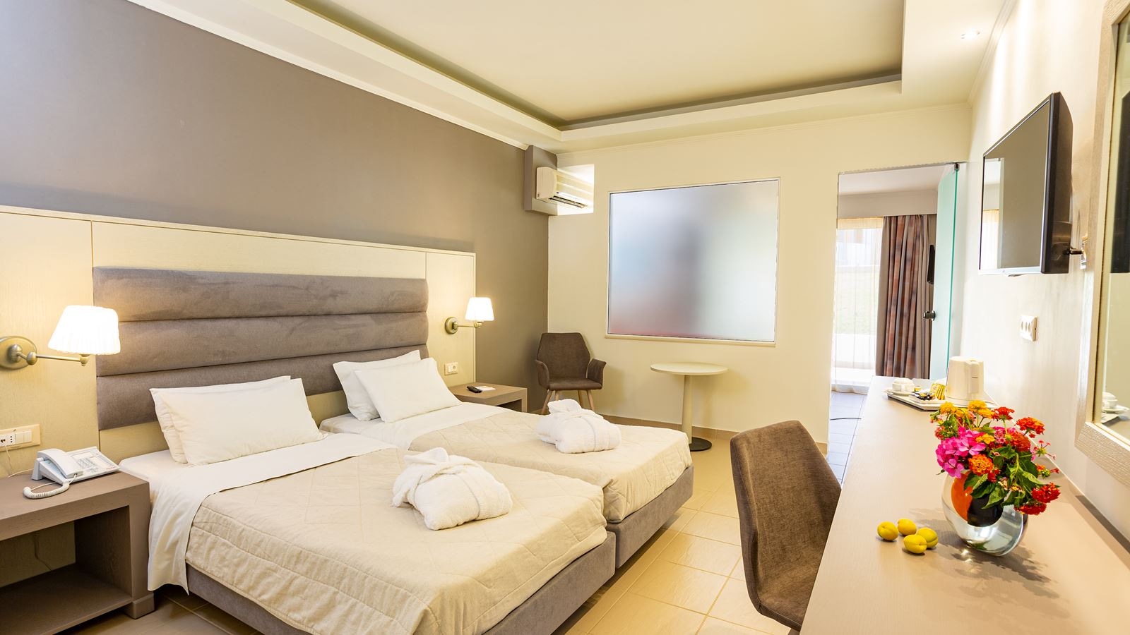 rooms-economy-family-room