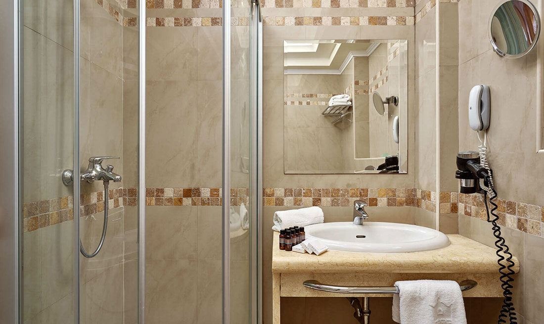 rooms-family-suite-private-pool-gv