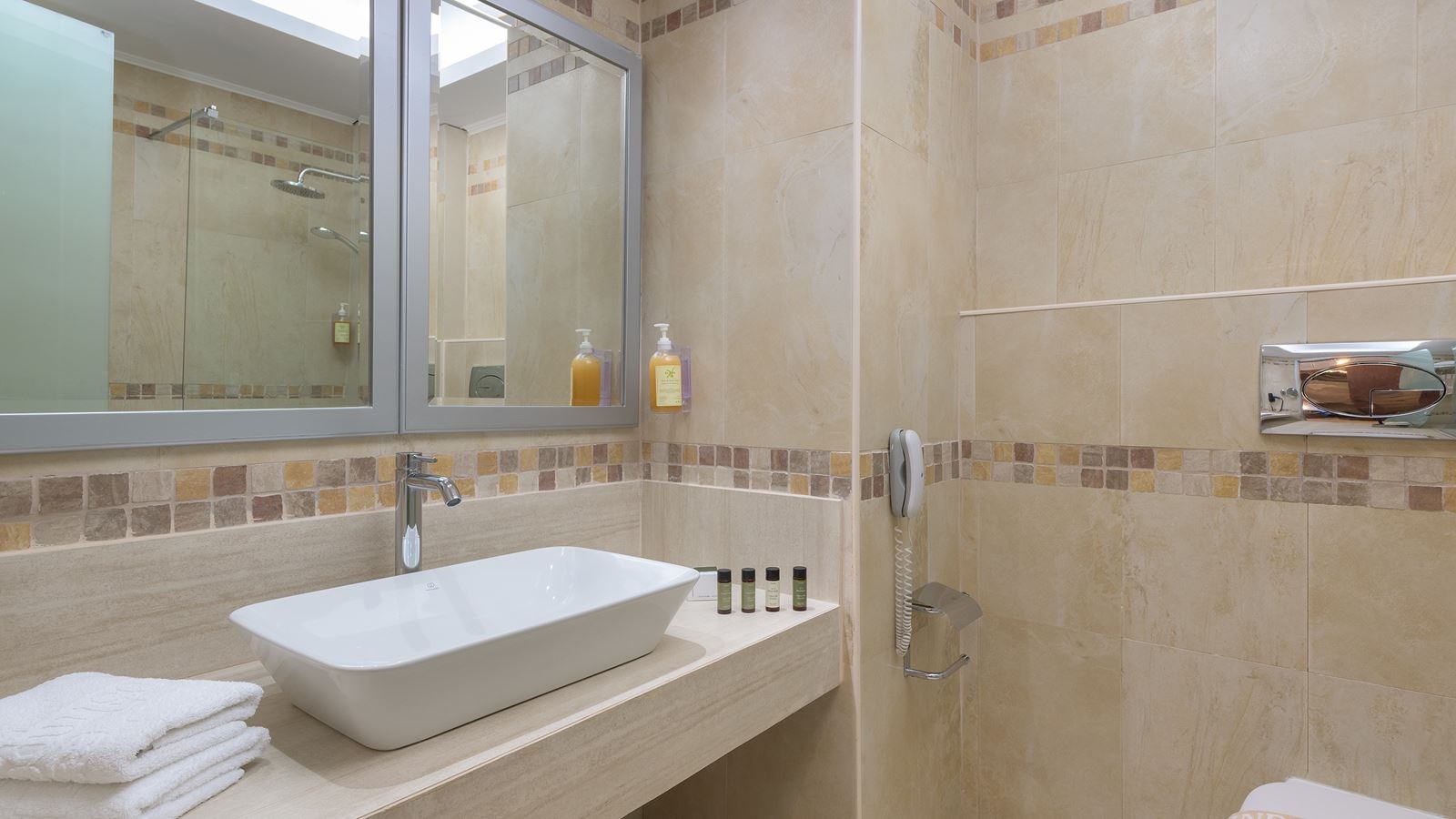 rooms-superior-double-sv-with-balcony-or-terrace