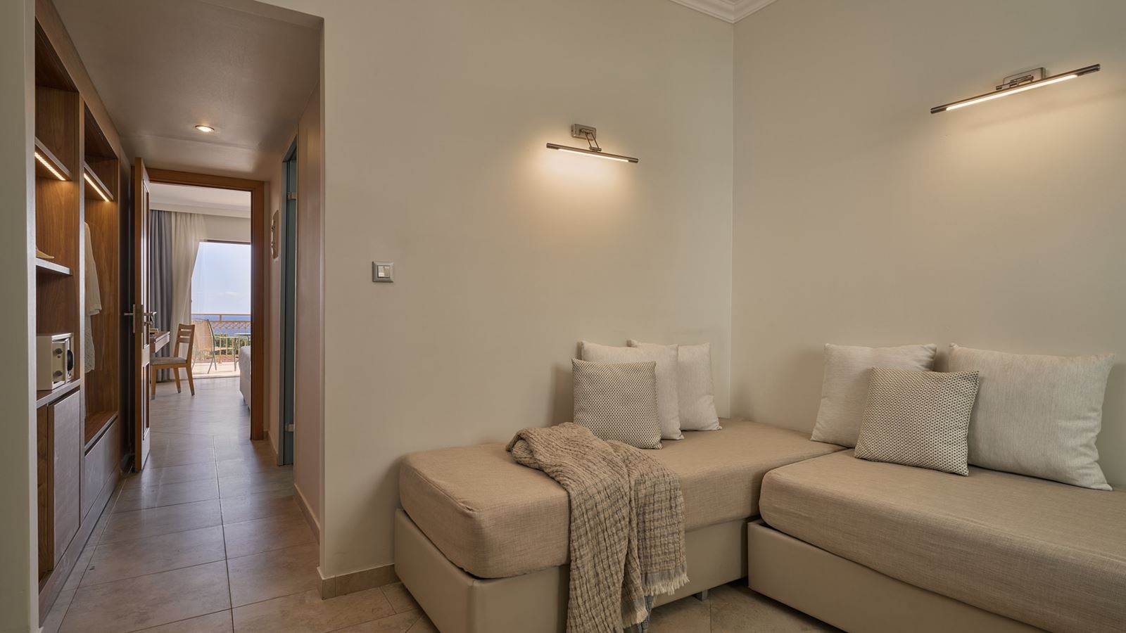 rooms-family-suite-sv-1-bedroom