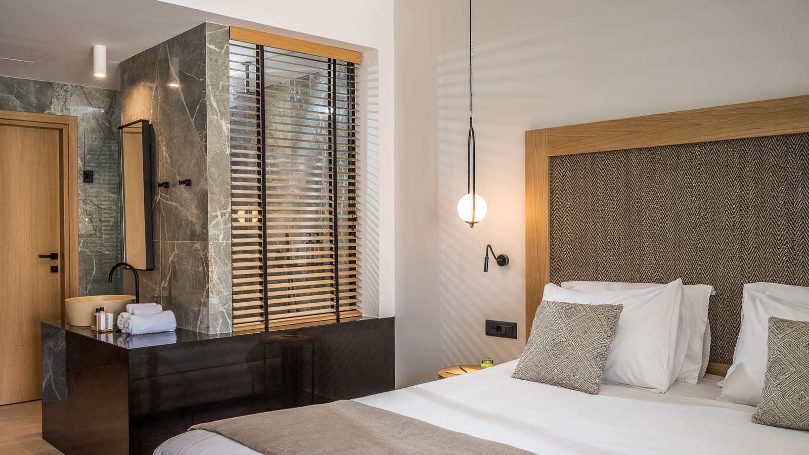 rooms-suite-private-pool