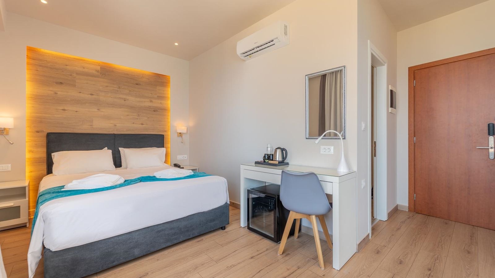 rooms-room-seaview-balcony-or-terrace