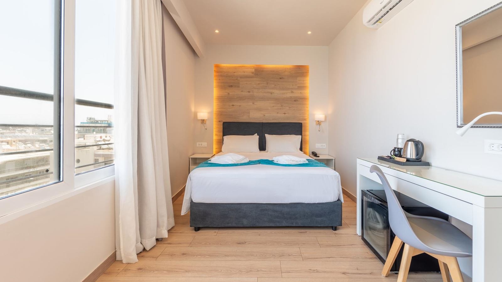 rooms-room-seaview-balcony-or-terrace