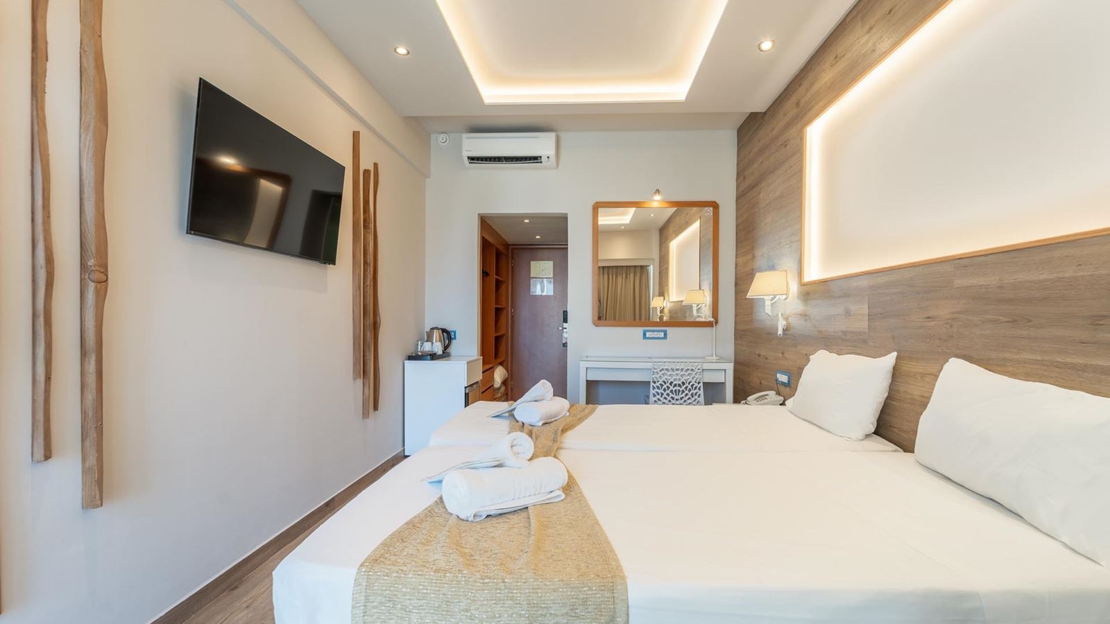 rooms-room-poolview-balcony-or-terrace