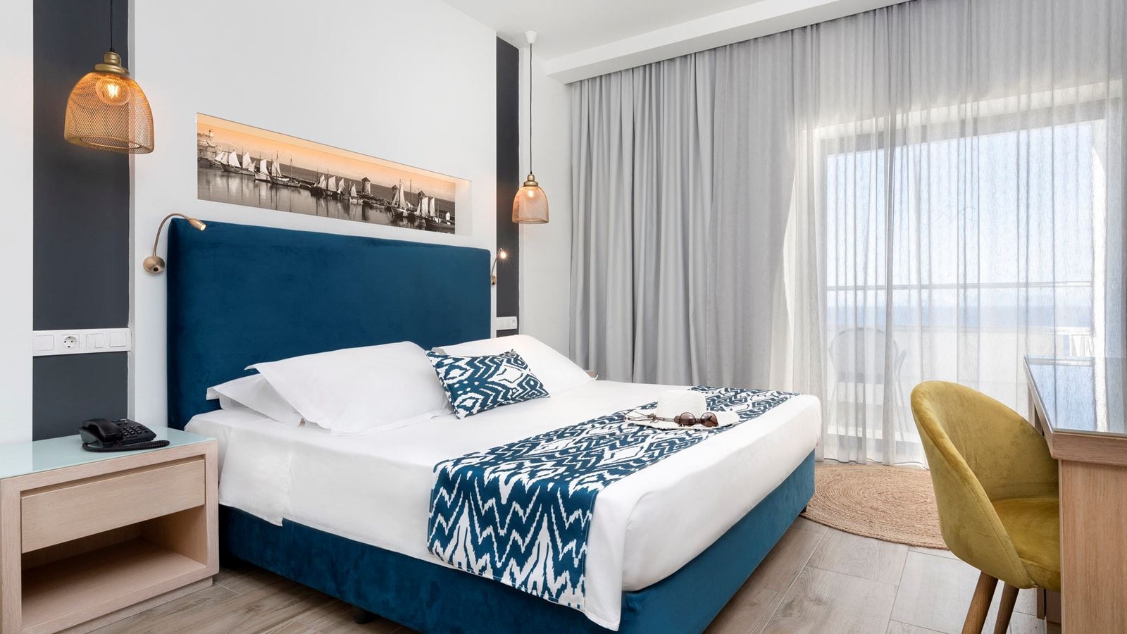 rooms-privilege-room-sea-view-balcony