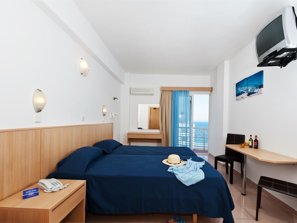 rooms-double-room-with-balcony