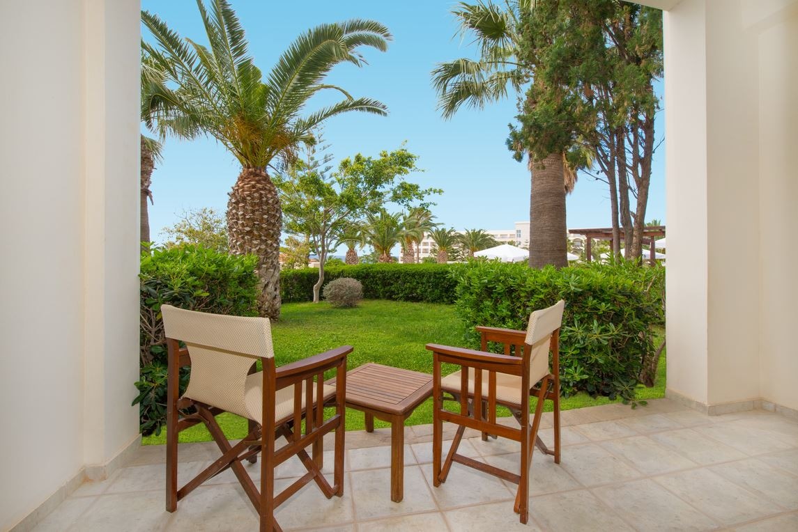 rooms-bungalow-garden-view