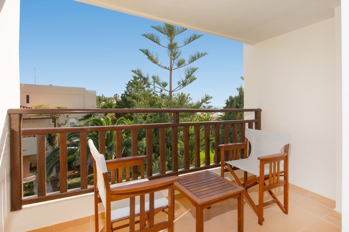 rooms-room-double-garden-view